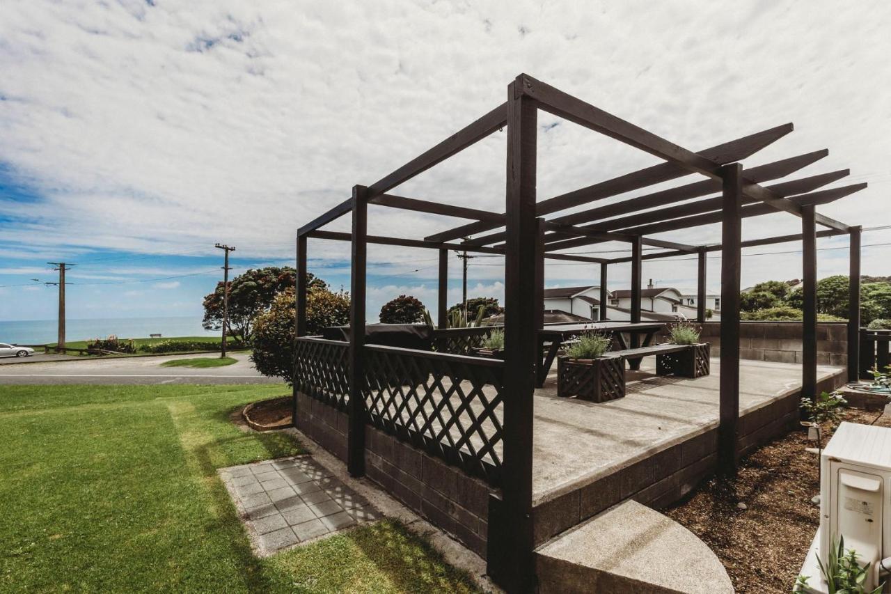 Blue Haven on Belt Seconds To Coastal Walkway in New Plymouth, New Zealand