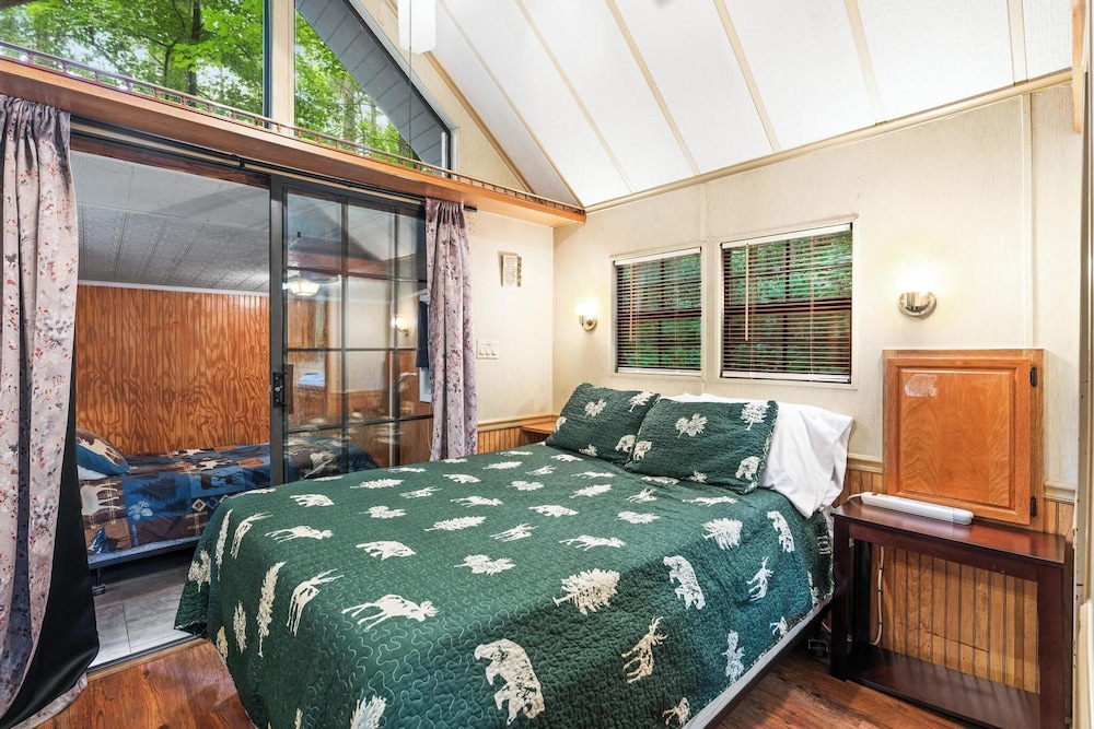 The Cascades Inn - photo 8