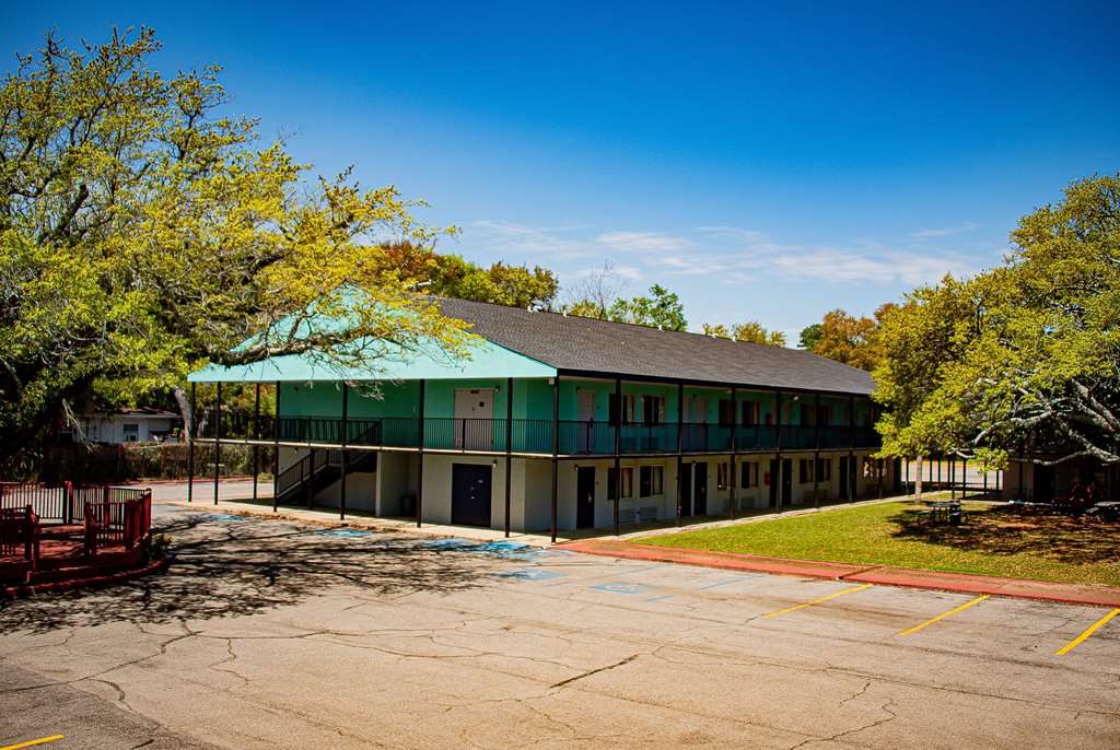 Super 8 by Wyndham Biloxi - photo 15