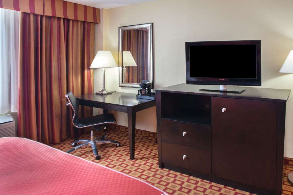 Super 8 by Wyndham Chicago Northlake O'Hare South - photo 7