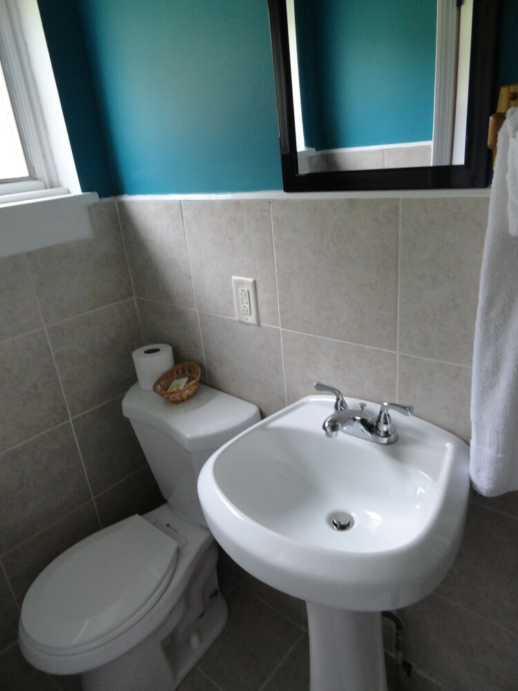 Elm Tree Motel - photo 15