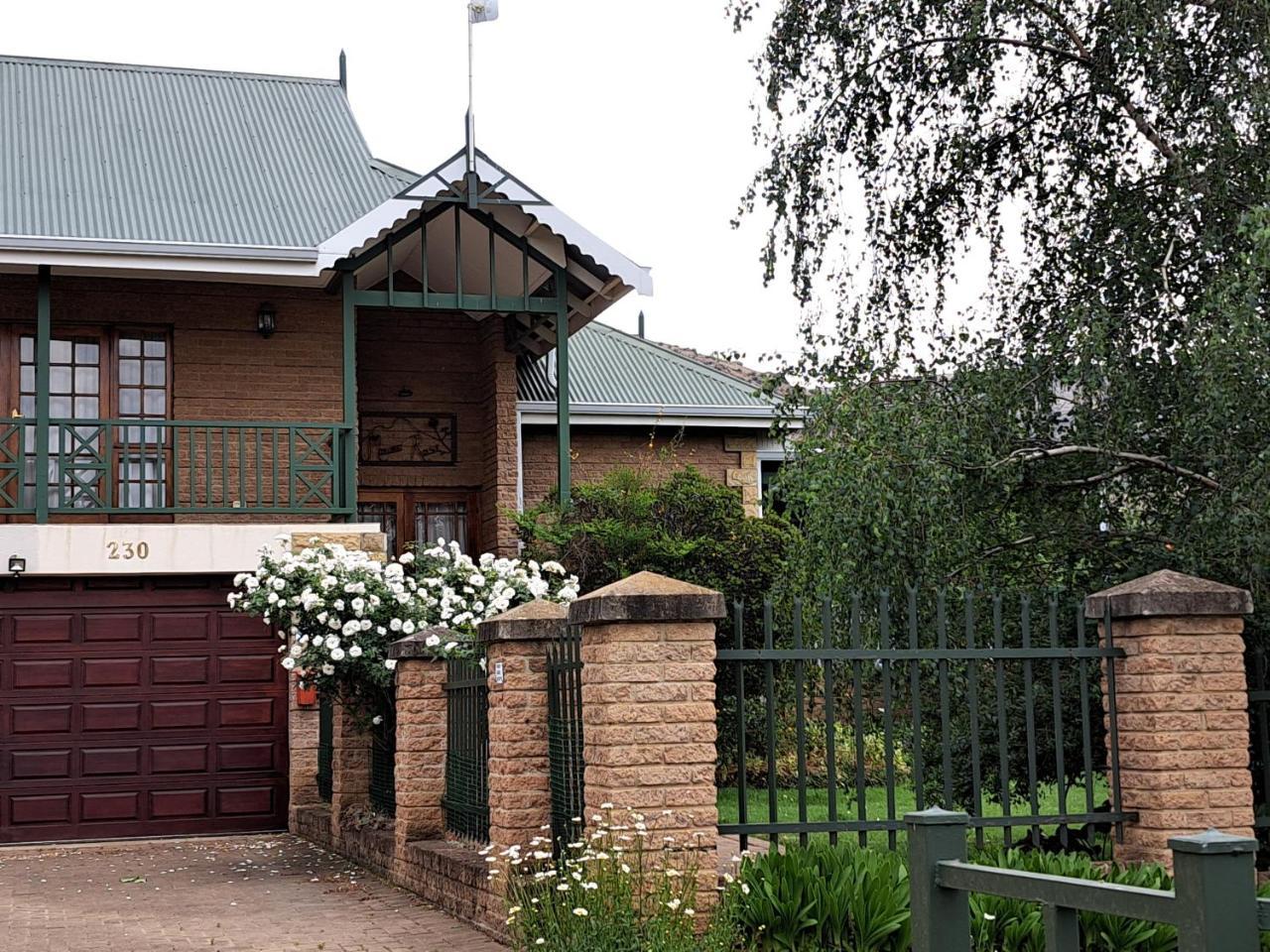 Clarens Mount Rose self catering holiday house — 4-Star Luxury Hotel in Clarens, South Africa
