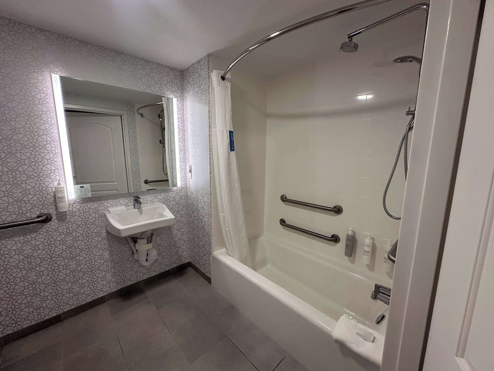 Hampton Inn Milpitas - photo 33
