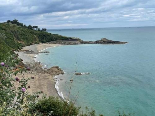 Charmante Dependance T3 Vue Mer in Binic, France