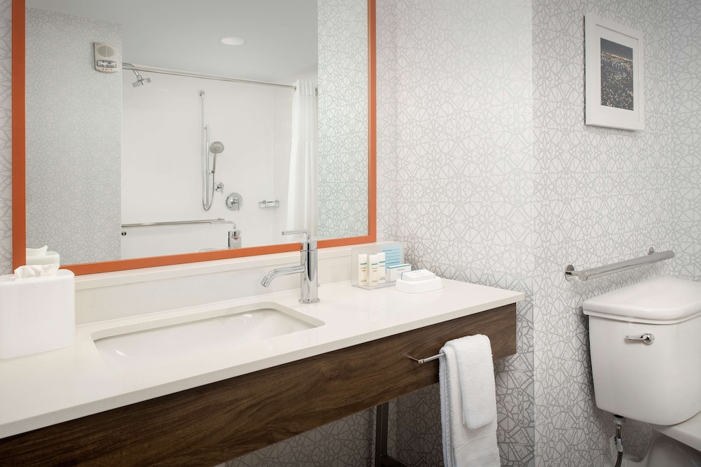 Hampton Inn Baltimore Downtown Convention Center - photo 26