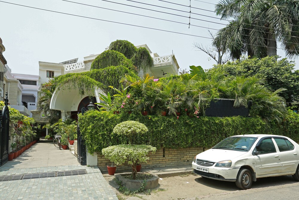 Oyo 8844 Meadows Inn