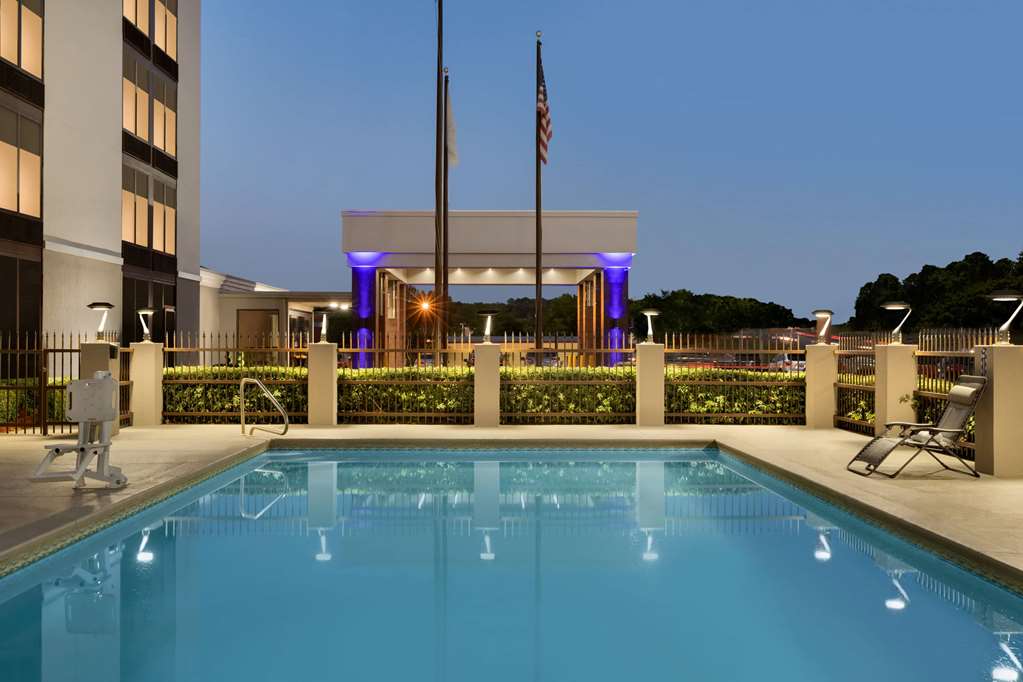 La Quinta Inn & Suites by Wyndham Dothan - photo 17