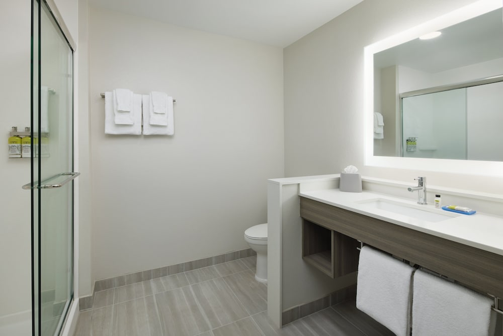 Holiday Inn Express & Suites Gulf Breeze Pensacola Area By Ihg - photo 10