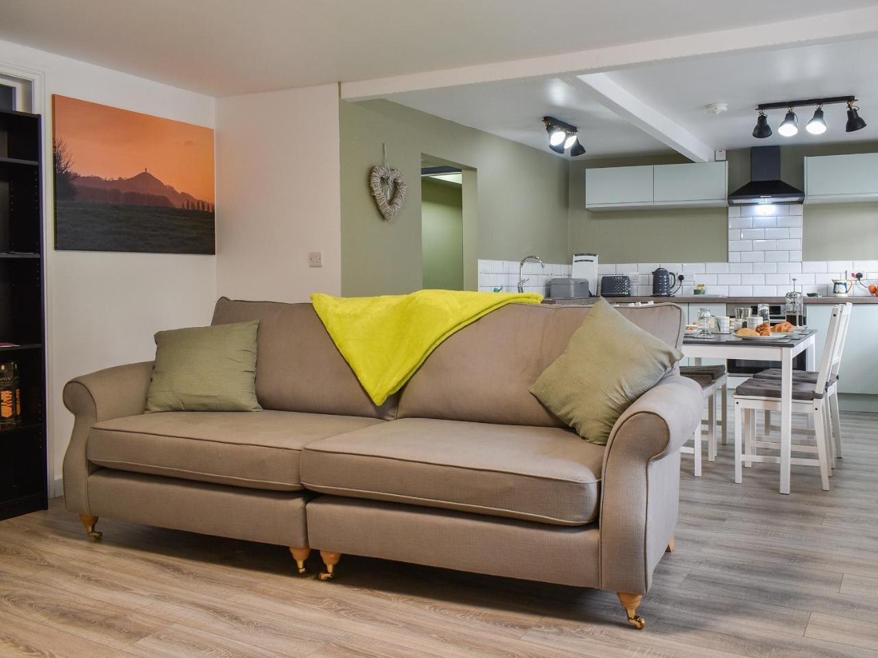 The Old Post House — 4-Star Luxury Hotel in Walton, United Kingdom