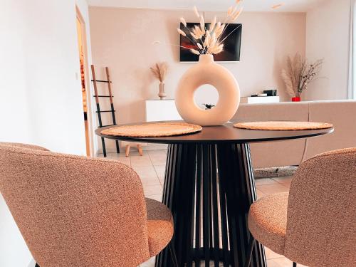 Le Terminal T2 Blagnac Parking Aeroport Airbus Meett in Blagnac, France