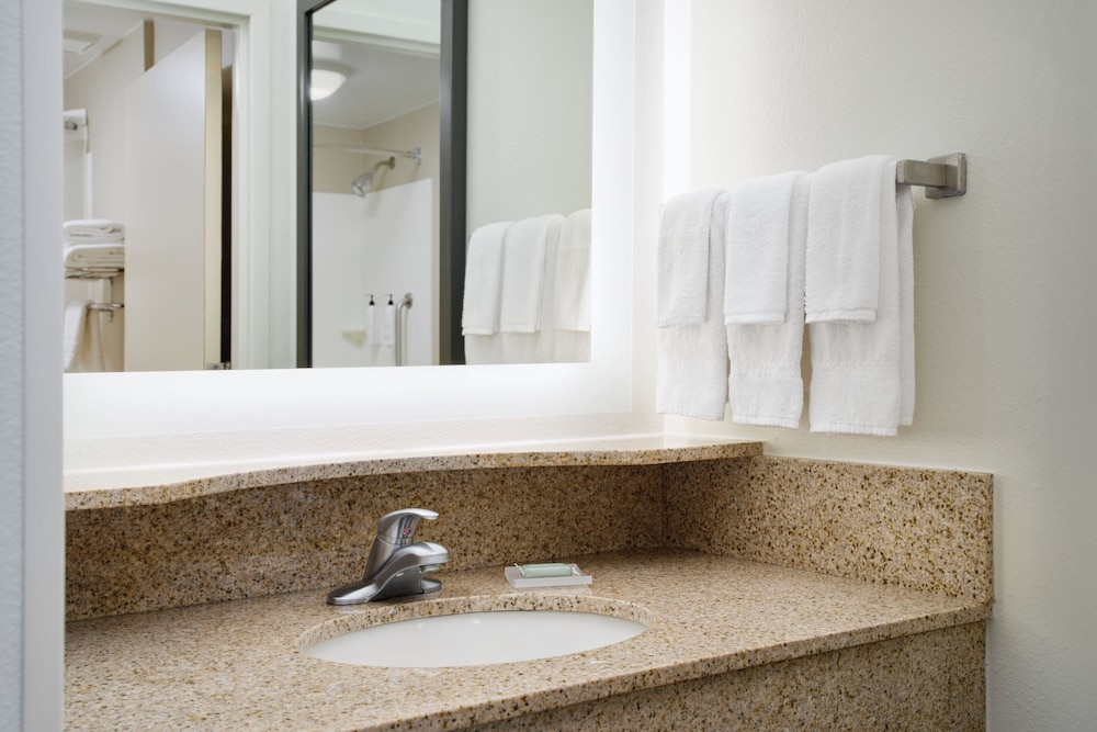 Springhill Suites by Marriott Richmond Northwest - photo 24