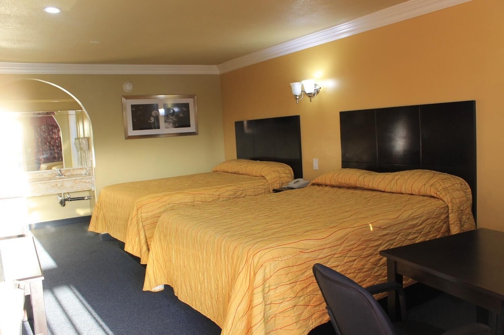 El Rancho Inn Hawthorne - photo 21