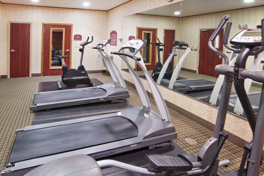 Holiday Inn Express Hotel & Suites Gainesville by IHG - photo 36