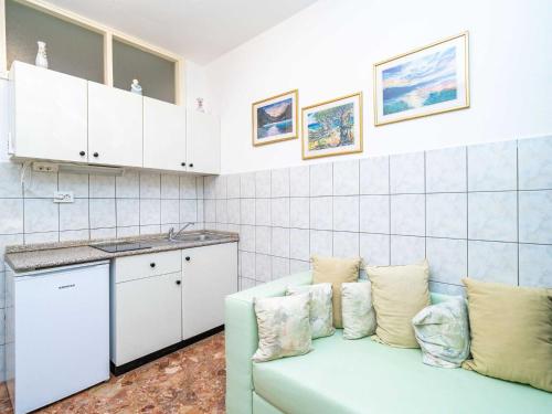 Apartments Nikolina LU One Bedroom Apartment with terrace — 4-Star Luxury Hotel in Lumbarda, Croatia