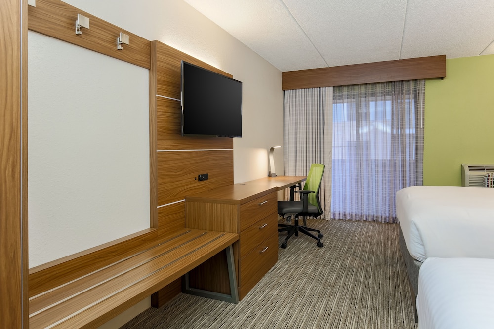 Holiday Inn Express Milwaukee West Medical Center by IHG - photo 15