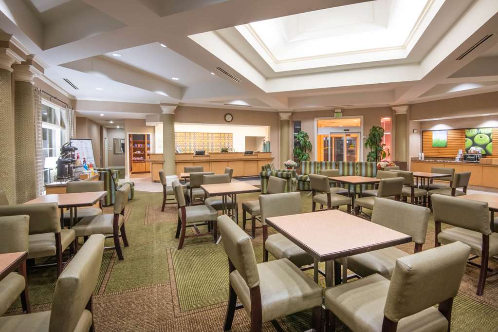 La Quinta Inn & Suites by Wyndham Colorado Springs South AP - photo 18