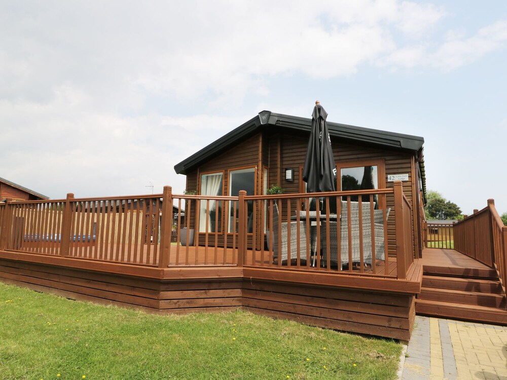 Little Gem Lodge with Hot Tub