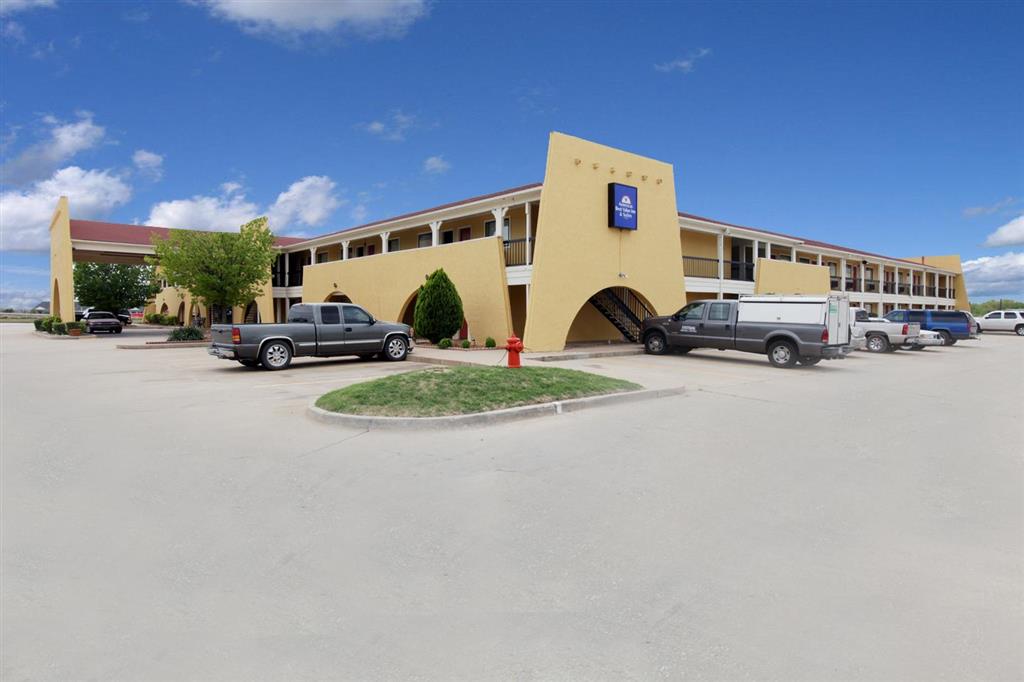 Americas Best Value Inn & Suites Yukon Oklahoma City - featured photo