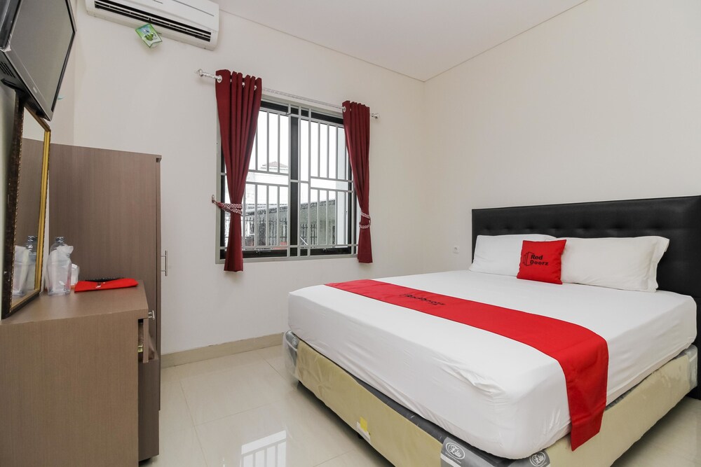 Hotel Wongso by RedDoorz in Pangkalpinang, Indonesia