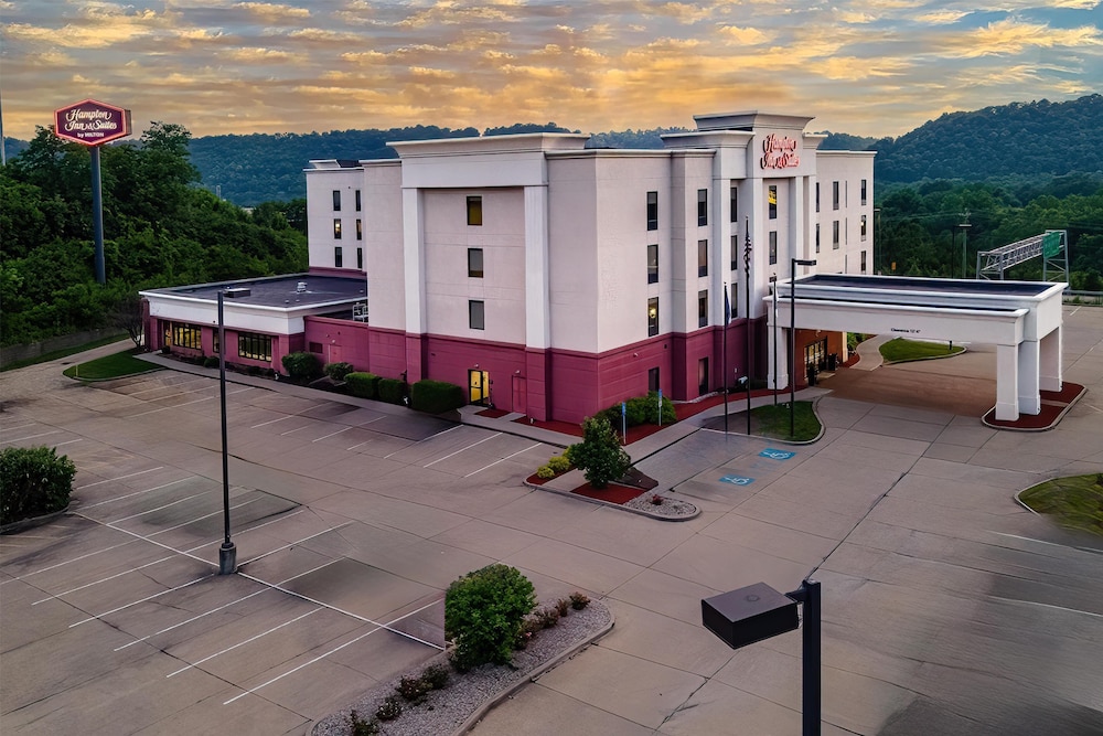 Hampton Inn & Suites Wilder - photo 40