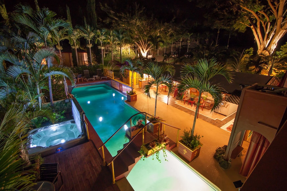 Banyan Tree Sanctuary — Kailua Kona