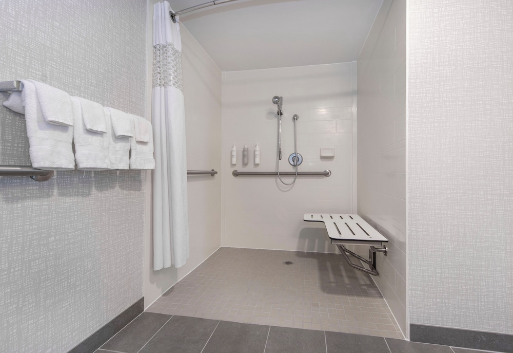 Hampton Inn & Suites Burlington NC - photo 37