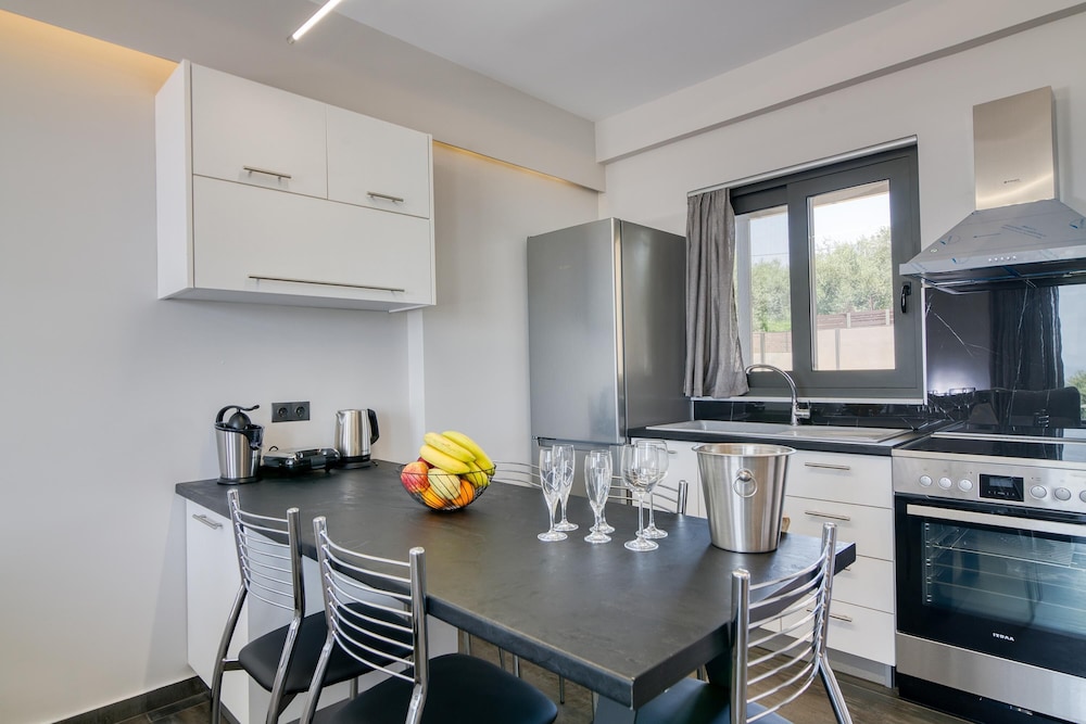 Serenity Suites Sea View 4 in Zacharo, Greece