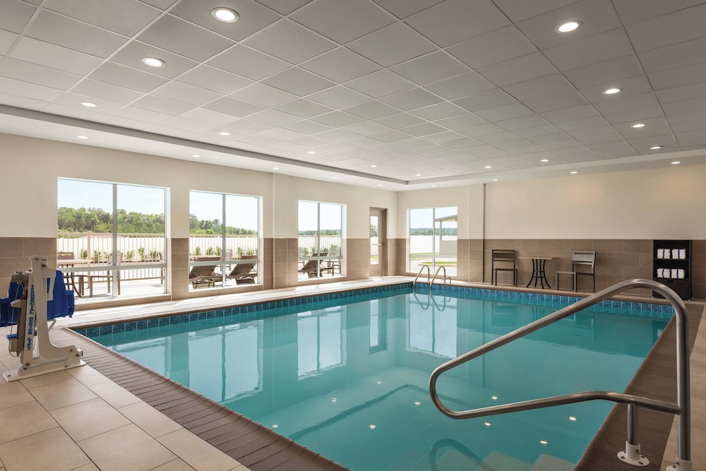 Holiday Inn Express & Suites Bessemer Birmingham SW by IHG - photo 19