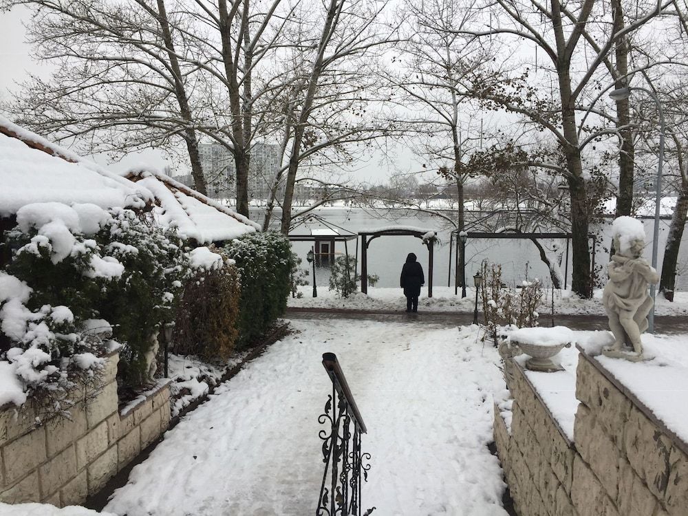 Apart hotel Lake Apartments in Kyiv, Ukraine