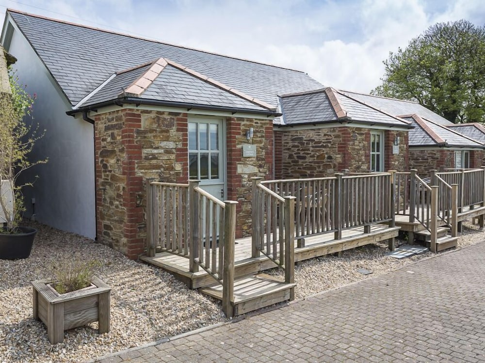 4 Keeper's Cottage Hillfield Village — 4-Star Luxury Hotel in Dartmouth, United Kingdom