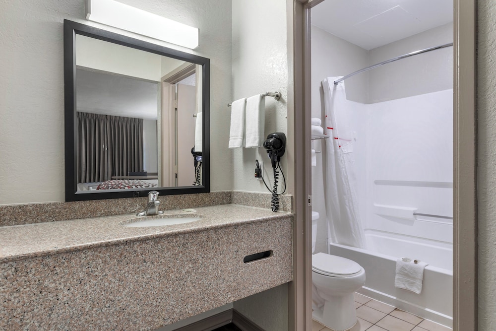 Red Roof Inn Canton TX - photo 27