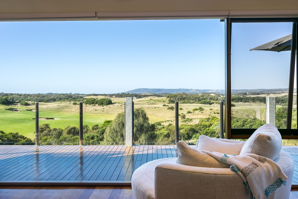 Hopewell House with Spa and Golf Course Views — 4-Star Luxury Hotel in Saint Andrews Beach, Australia