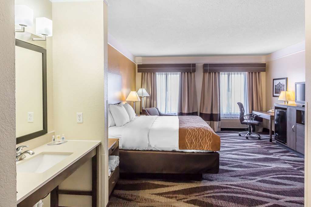 Comfort Inn near Frost Bank Center - photo 14