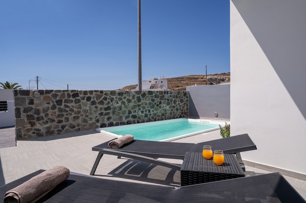 SantoRossa Luxury Villas — Emporio — photo 2
