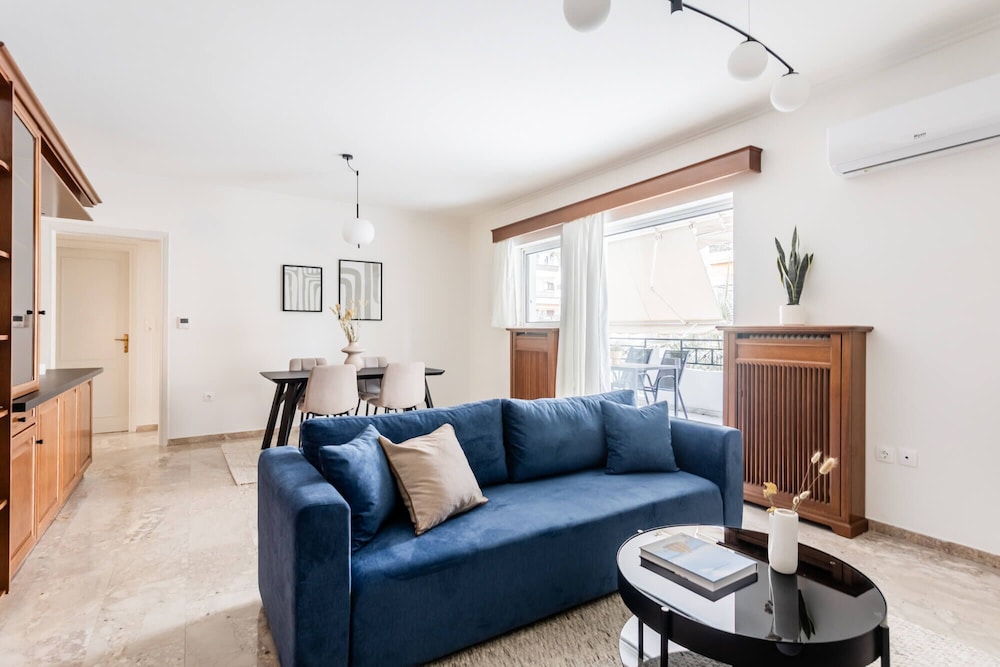 Faliro Sunlit 3BR Apartment — 4-Star Luxury Hotel in Palaio Faliro, Greece