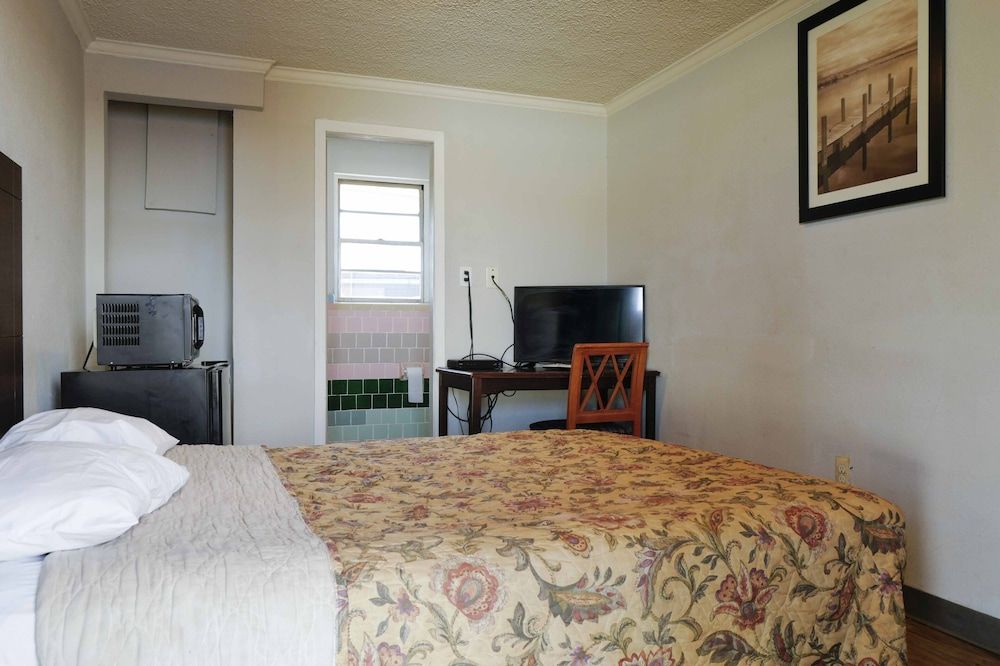 Richmond Motel - photo 10