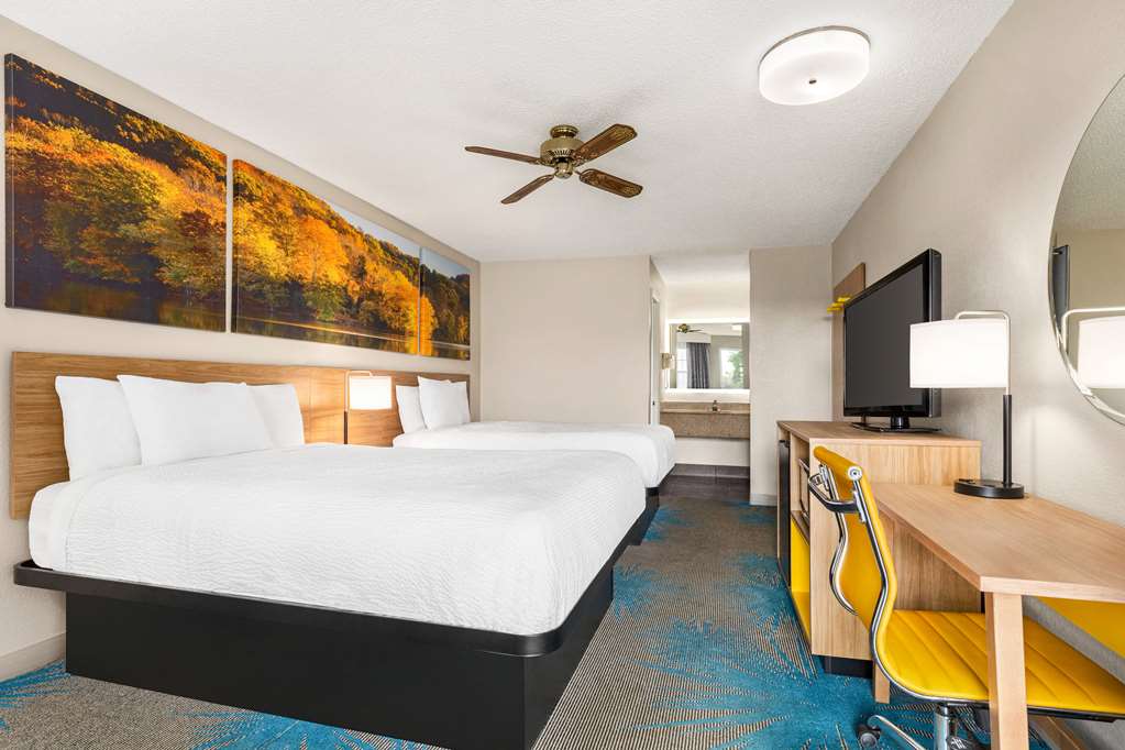 Days Inn by Wyndham Demopolis - photo 14