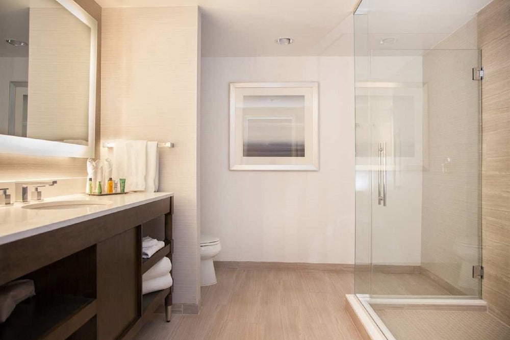 Hilton New Orleans St. Charles Avenue - photo 26