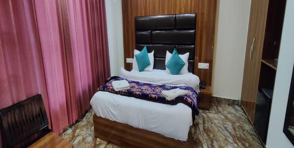 Hotel Bias Pushap Banikhet in Dalhousie, India