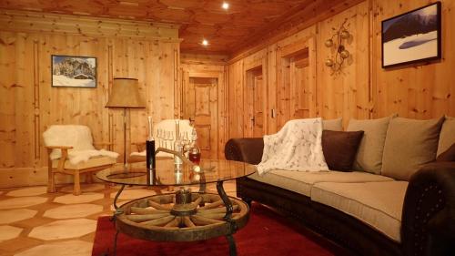 Zirbenchalet Obergruben — 4-Star Luxury Hotel in Brixlegg, Austria