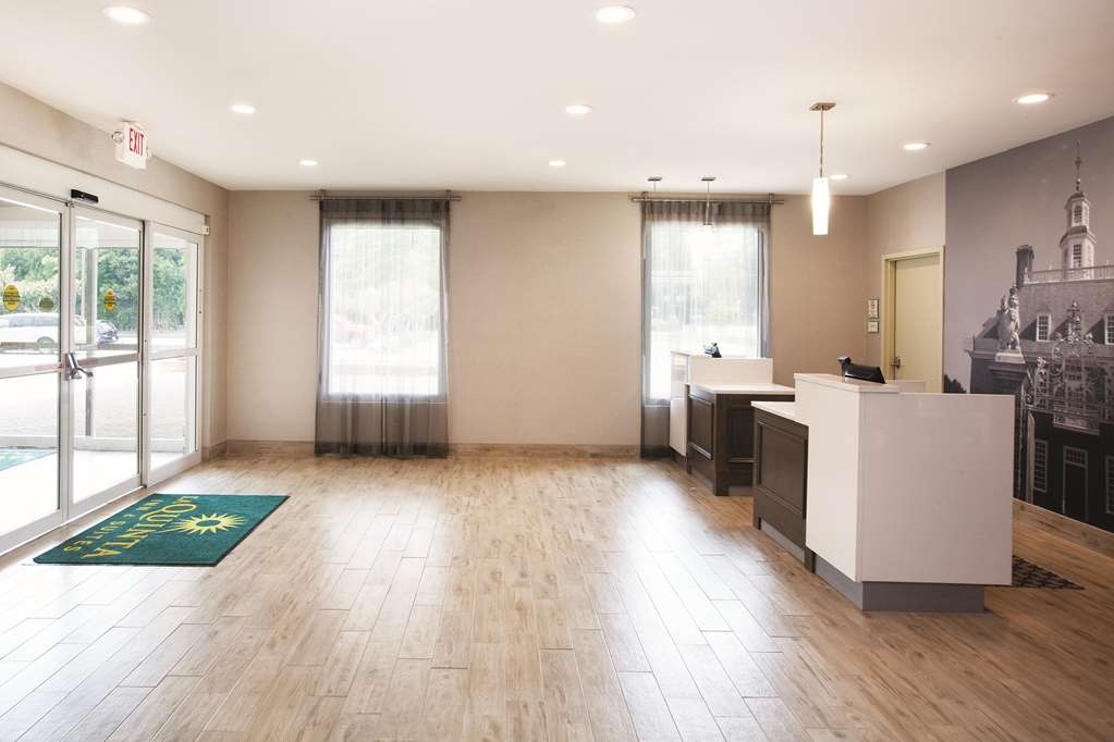 La Quinta Inn & Suites by Wyndham Williamsburg Historic Area - photo 2