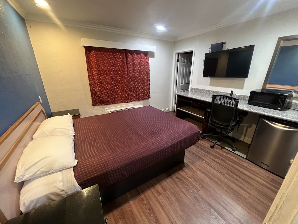 Harris Motel - photo 26