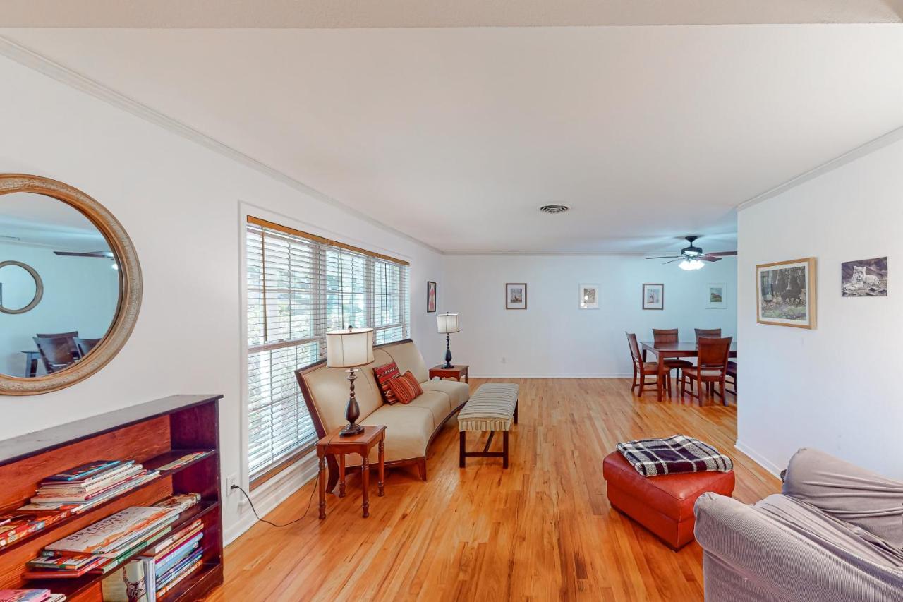 Briarbend Beauty in Houston, United States