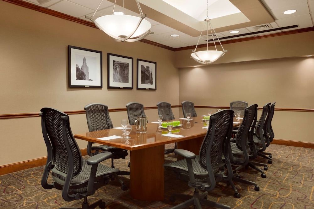 Embassy Suites by Hilton Kansas City International Airport - photo 67