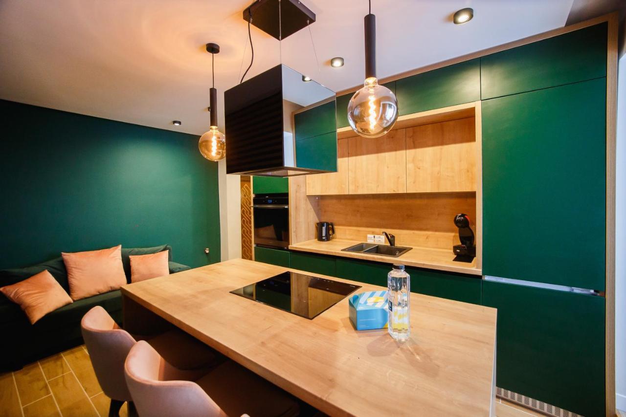 Green Velvet City Retreat — 4-Star Luxury Hotel in Oradea, Romania