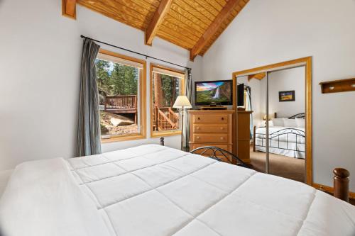 Creekside Suites 10 by Estes Park Condos — 4-Star Luxury Hotel in Estes Park, United States