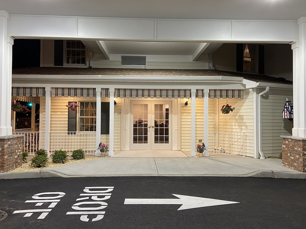Country Inn of Hazlet - photo 13