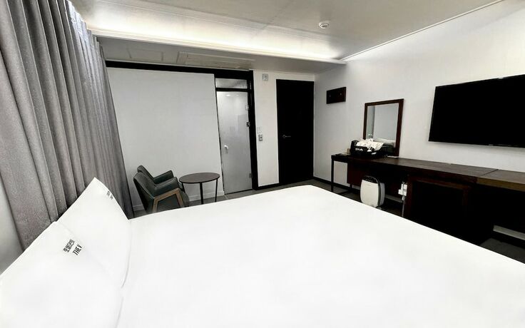 Jinju Hotel The V in Chinju, South Korea