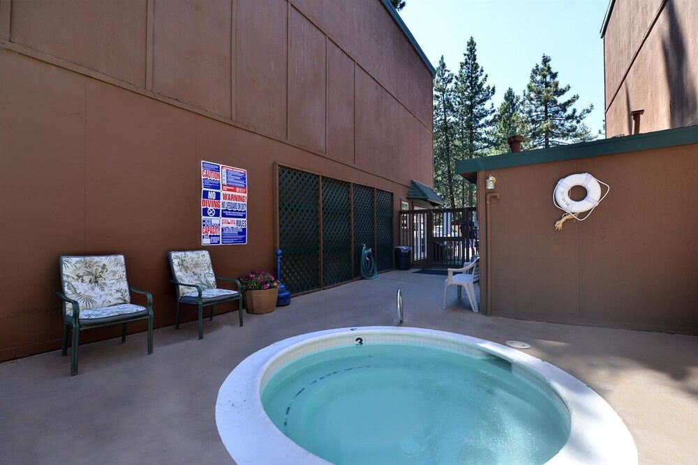 Americas Best Value Inn Casino Center Lake Tahoe - photo 12