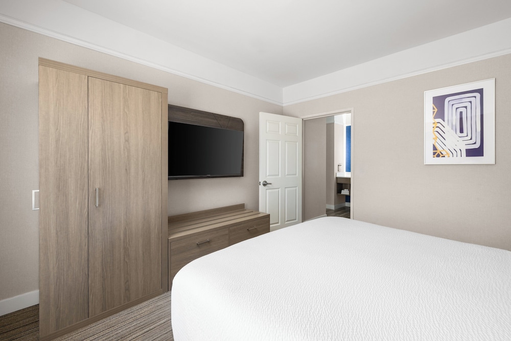 Holiday Inn Express Hotel & Suites San Dimas by IHG - photo 23